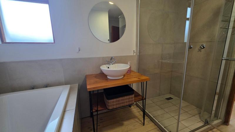 5 Bedroom Property for Sale in Glentana Western Cape
